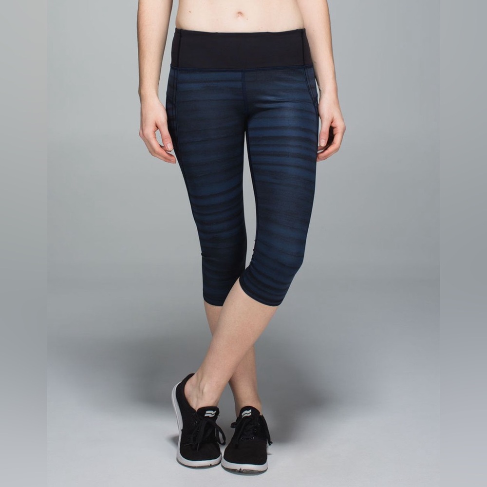 Lululemon Run: Top Speed Crop Good Vibes Deep Navy Black / Black 4